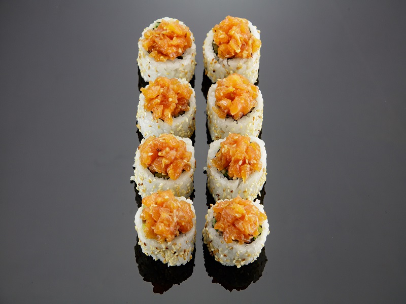 California maki - mix warzyw + tatar na rolce