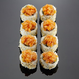 California maki - krewetka w tempurze  + tatar na rolce