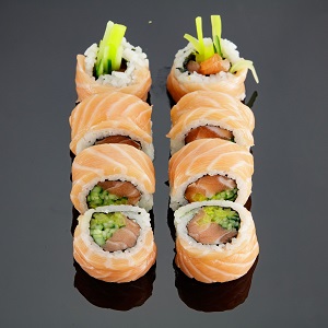 Dragon maki - łosoś + łosoś na zewnątrz