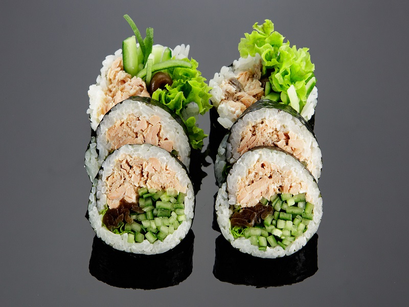 Futomaki - pieczony łosoś