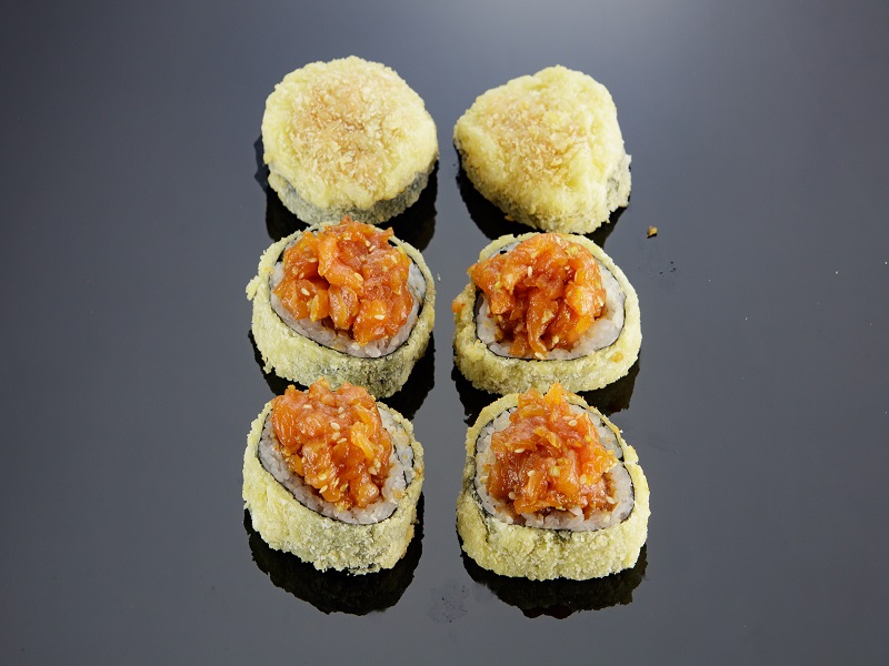 Futomaki w tempurze - tatar z łososia  