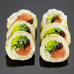 Tamago Maki - łosoś